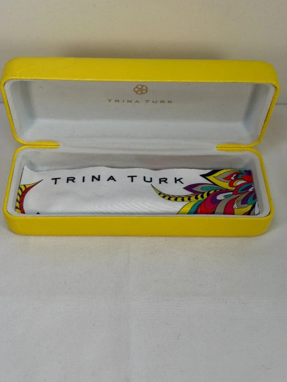 TRINA TURK Yellow Clamshell Glasses Eyeglass Sunglass Case and Cloth